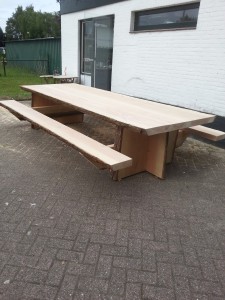 Buitentafel van Douglas hout