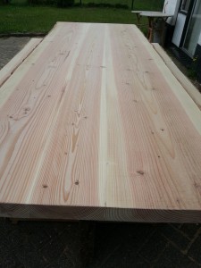 Buitentafel van Douglas hout